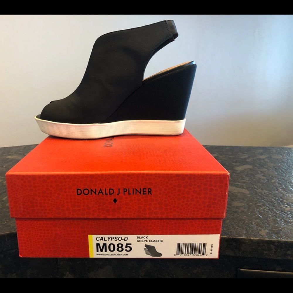 Donald J Pliner Calypso Crepe Wedge Sandal